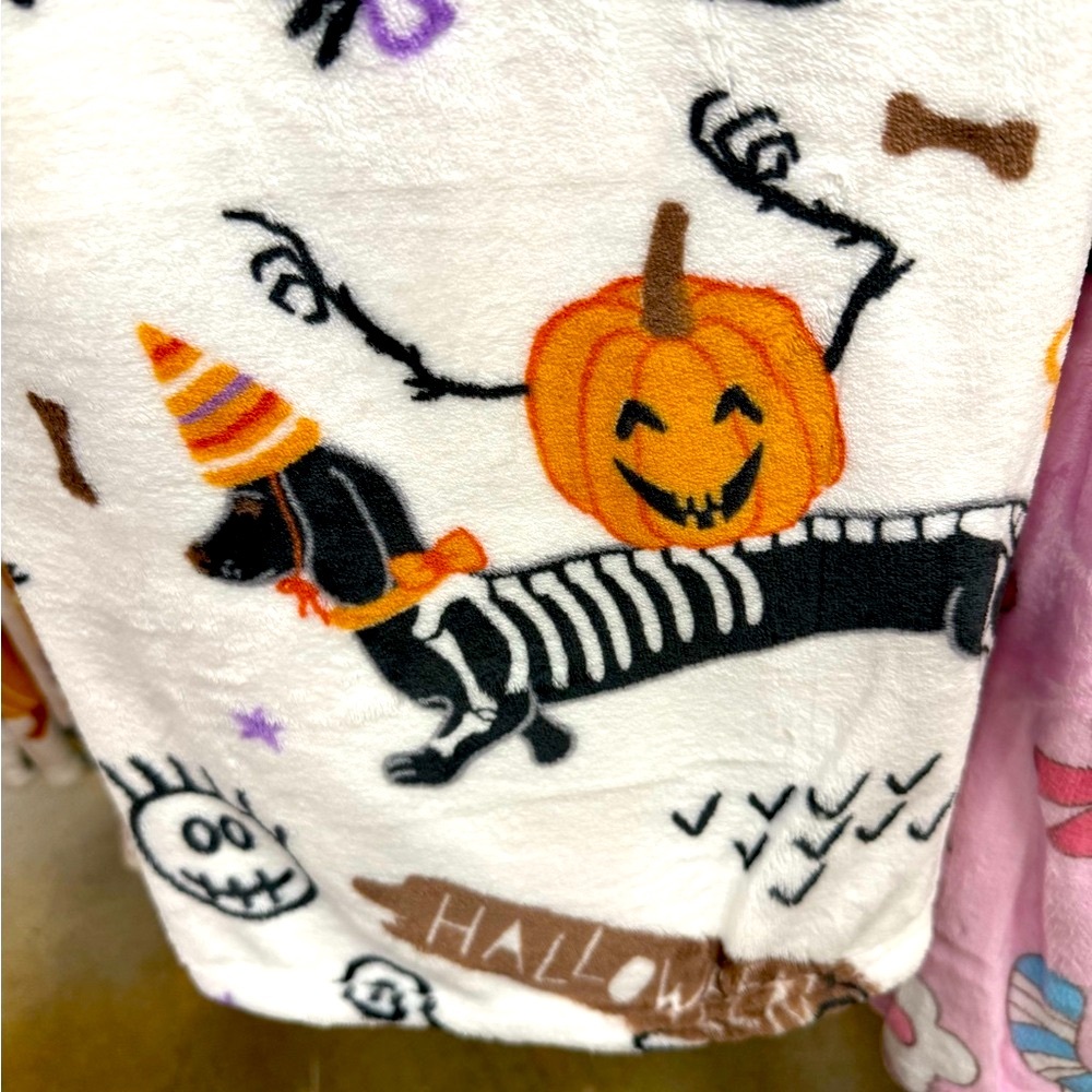 NEW Trick or Treat DACHSHUND Halloween Blanket - White and Orange